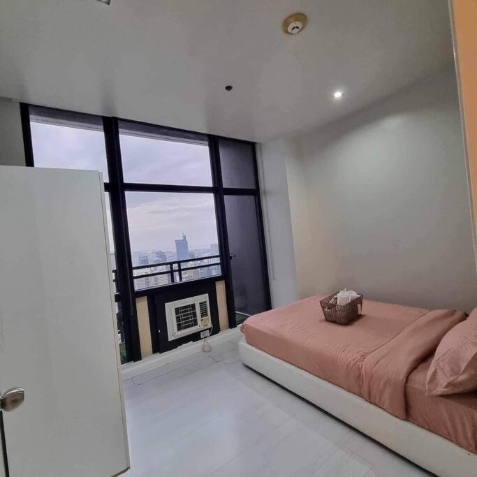 Gramercy Residences Two Bedroom On 60th Floor Apartment Manila