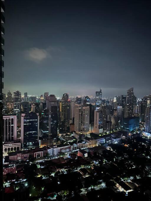 Apartment Gramercy Residences Two Bedroom On 60th Floor *