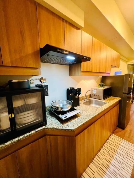 Apartment Stylish With Stunning Views Manila