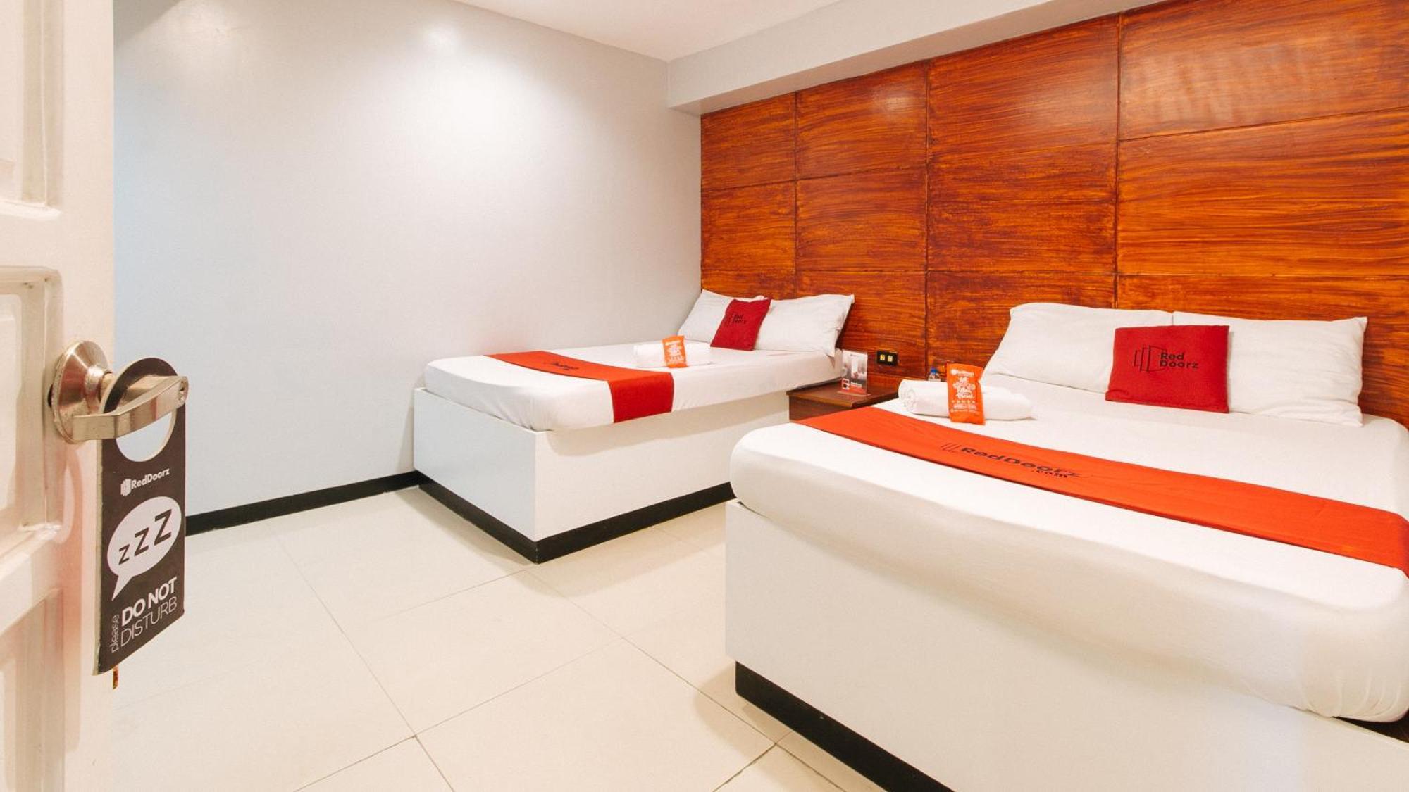 Hotel Reddoorz Near Bambang Station