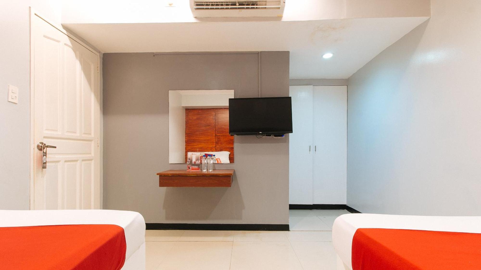 Hotel Reddoorz Near Bambang Station 2*