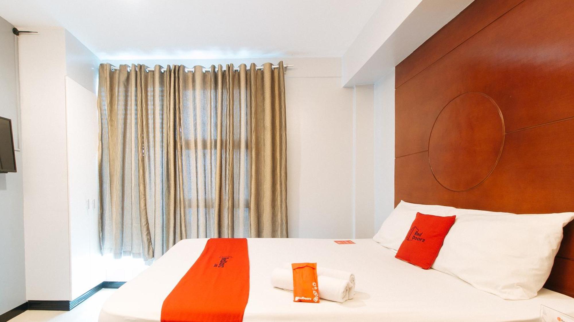 Reddoorz Near Bambang Station Hotel Manila