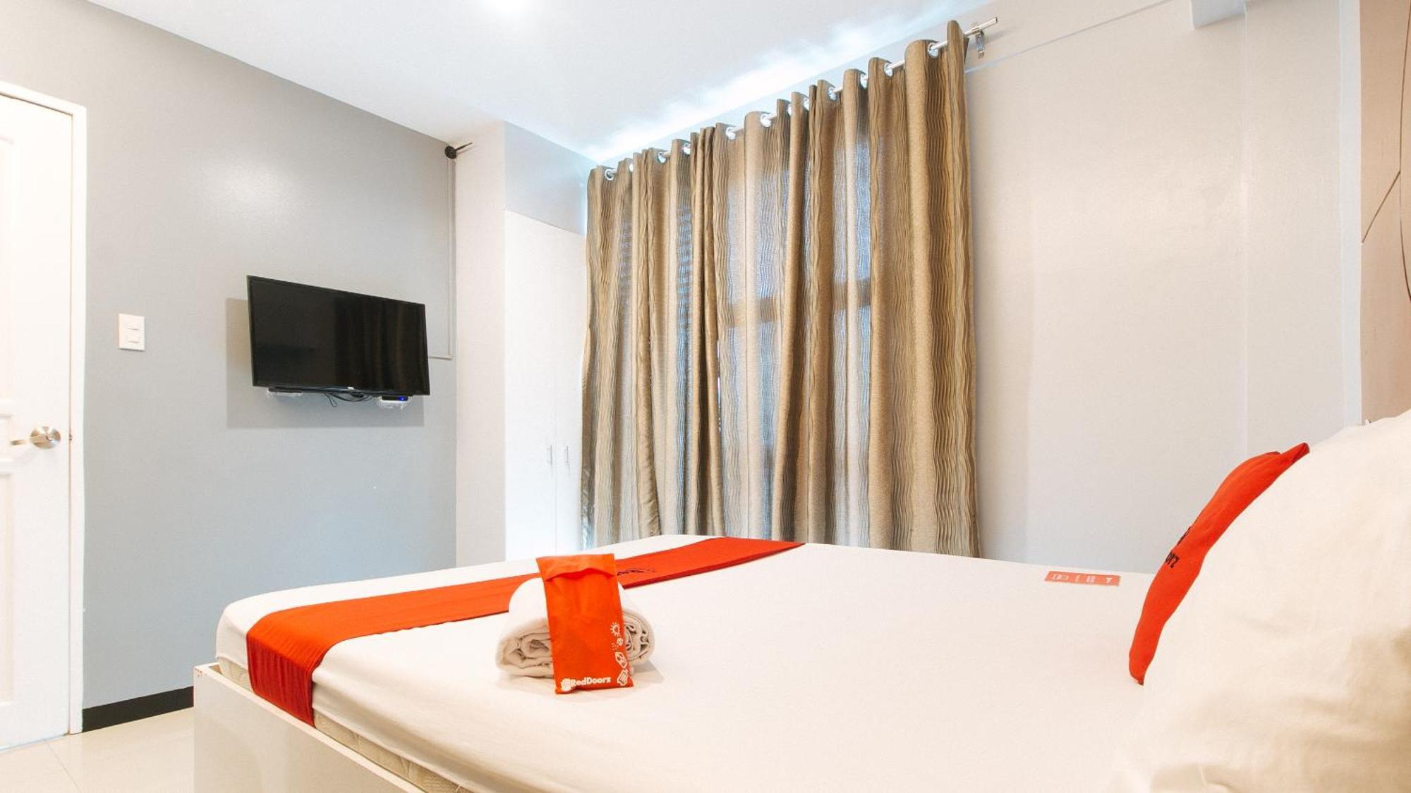 Hotel Reddoorz Near Bambang Station Manila