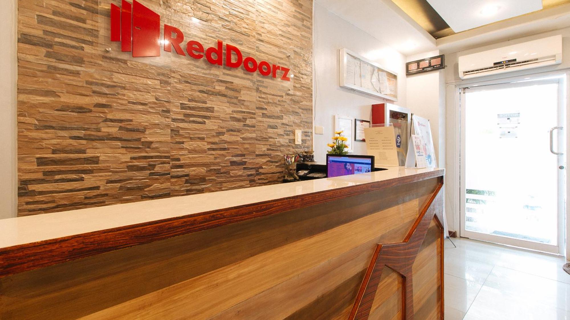 Reddoorz Near Bambang Station Hotel