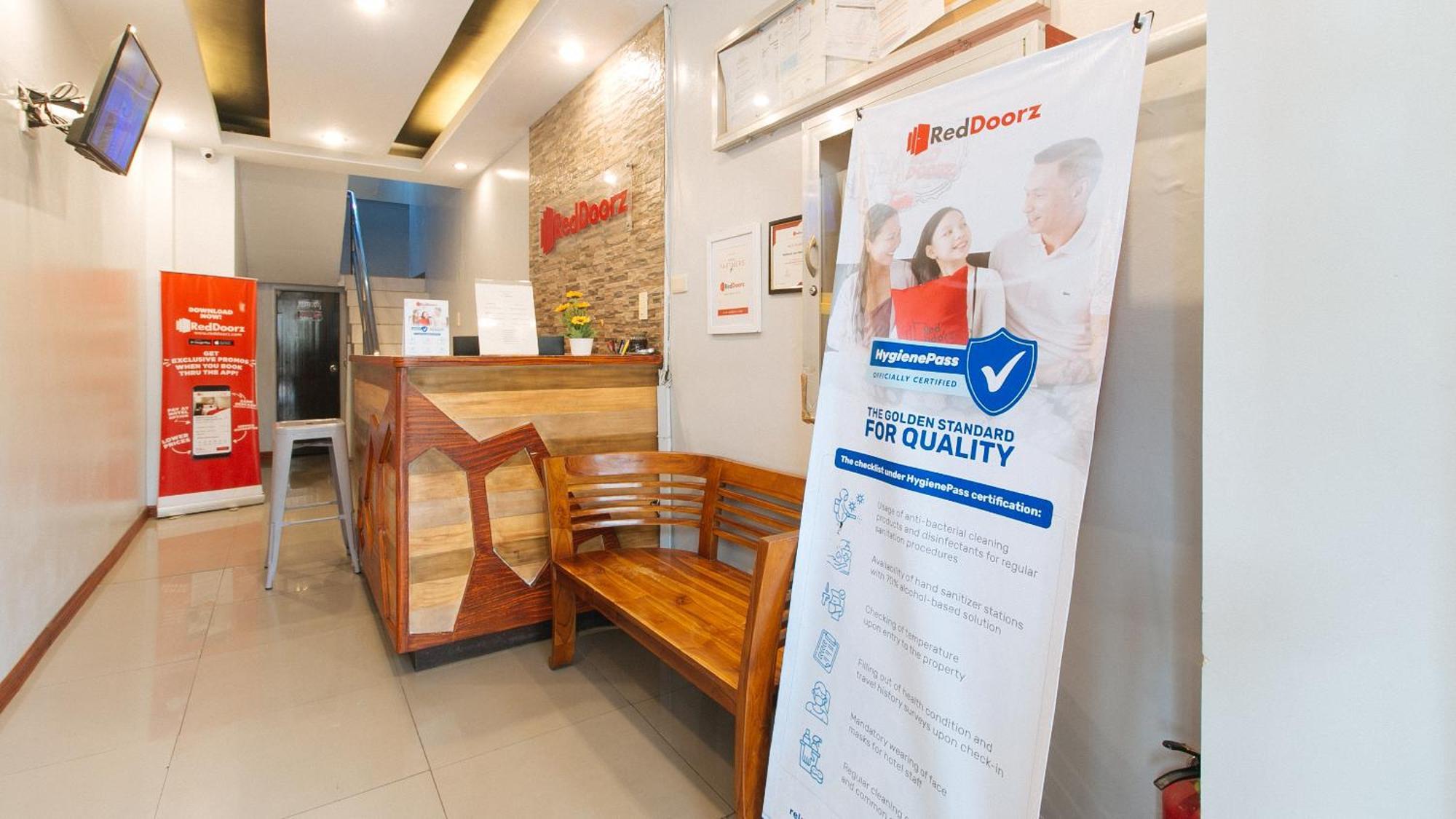 Hotel Reddoorz Near Bambang Station