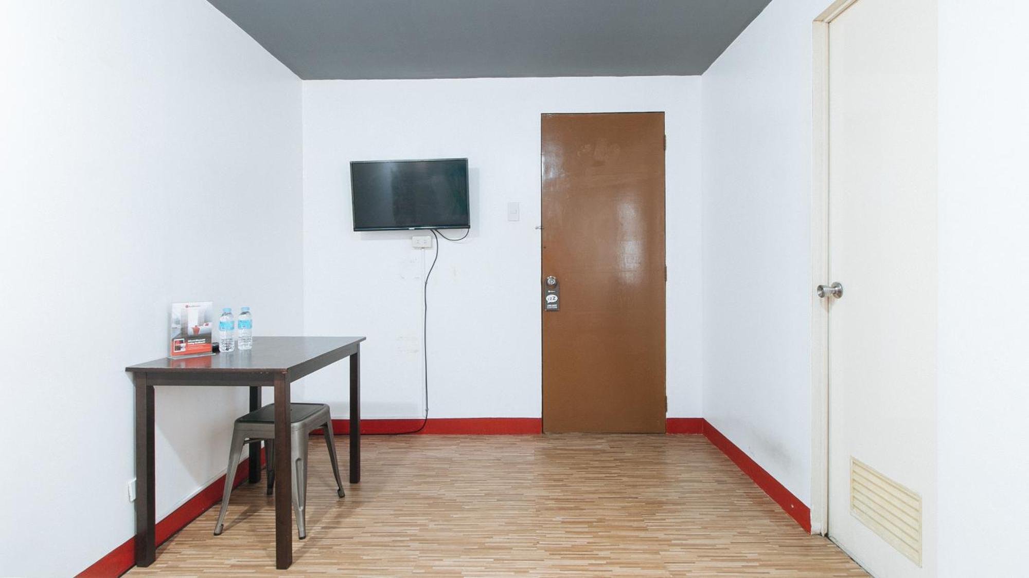 Reddoorz Near Quirino Station 2*