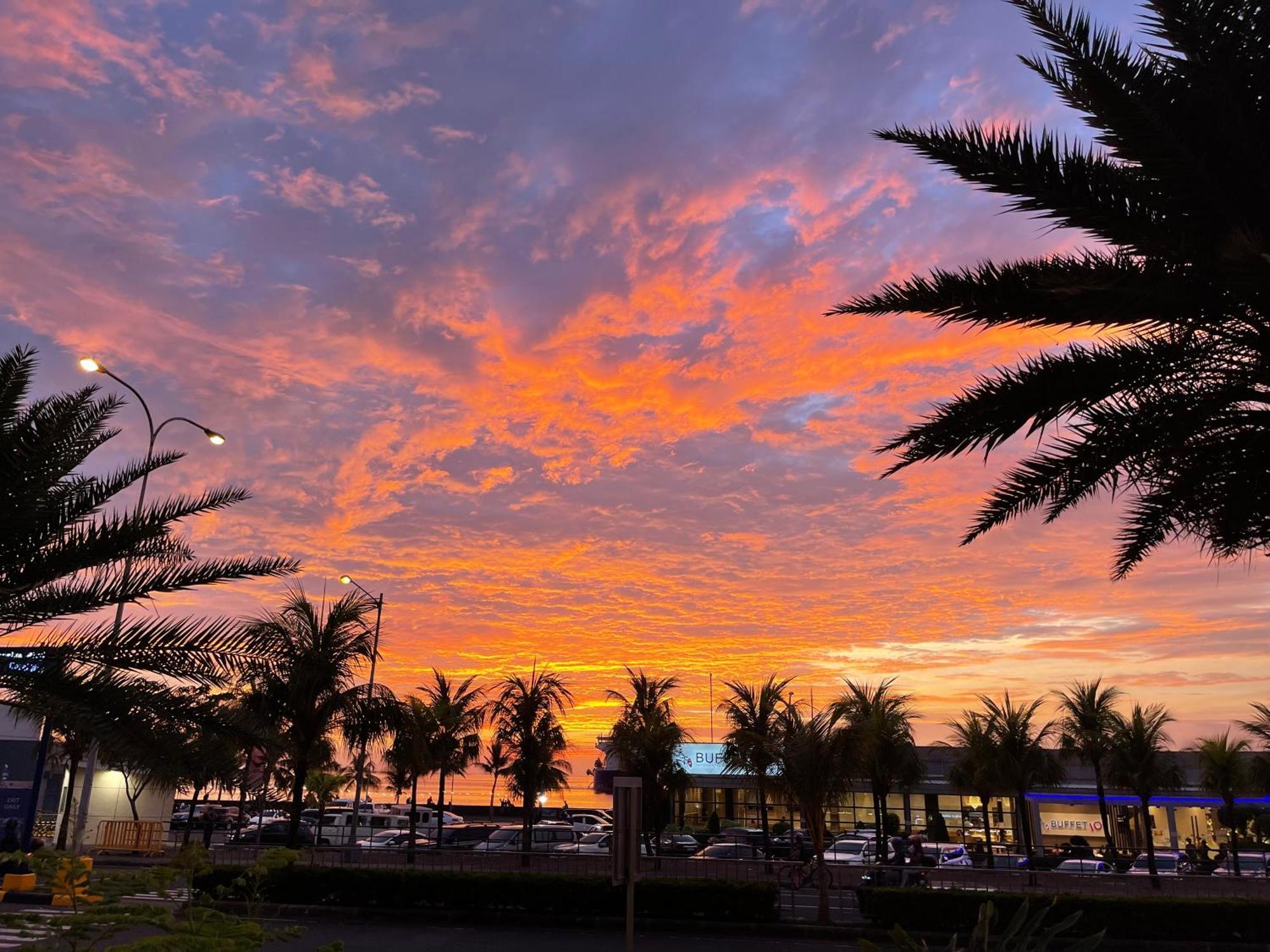1brfacing Manilabay Sunsetnear Okada Solaire 1park Apartment