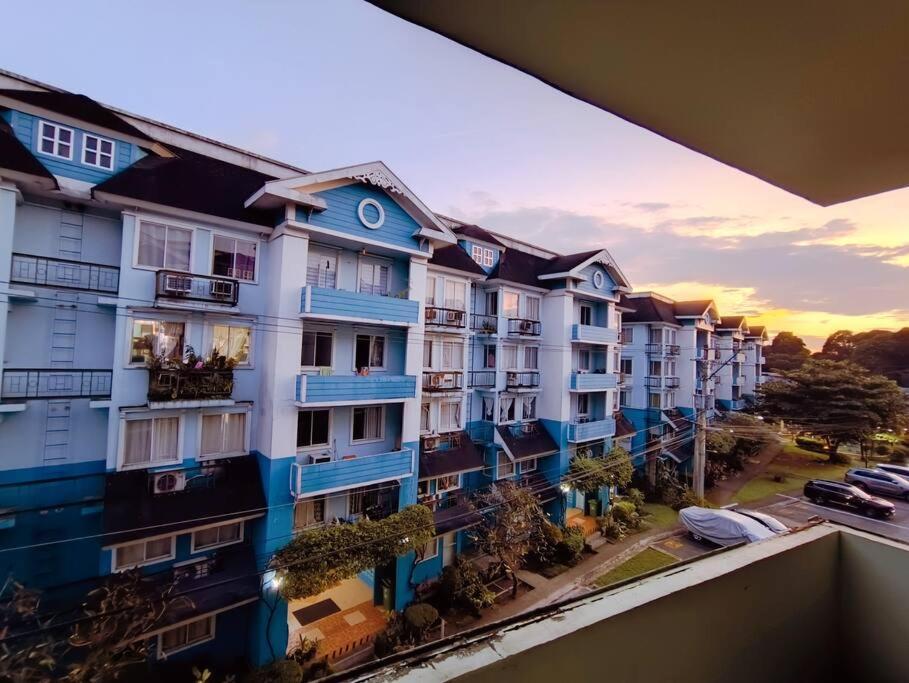 Flora Vista Manila