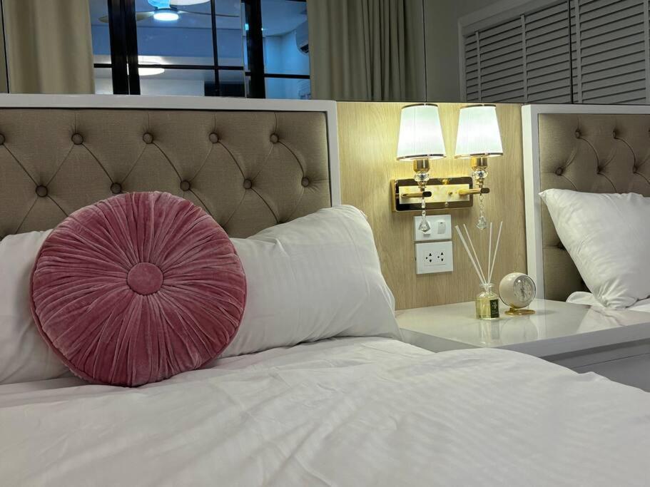Apartment Japanese In Laloma Qc Near Chinese Gen *