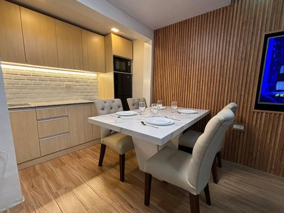 Apartment Japanese In Laloma Qc Near Chinese Gen *