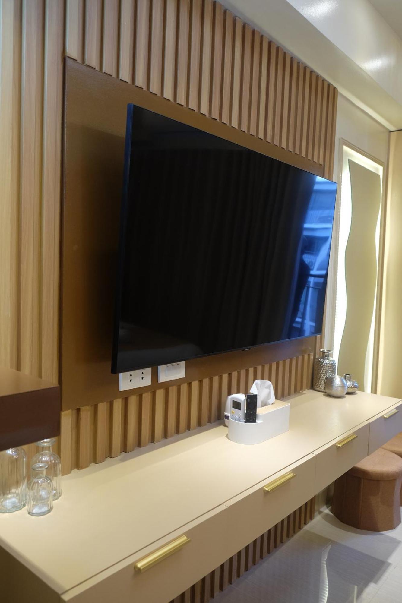 Apartment Lourdes' Place, Shore 2-tower 1, 2 Beds, Pasay Near Mall Of Manila