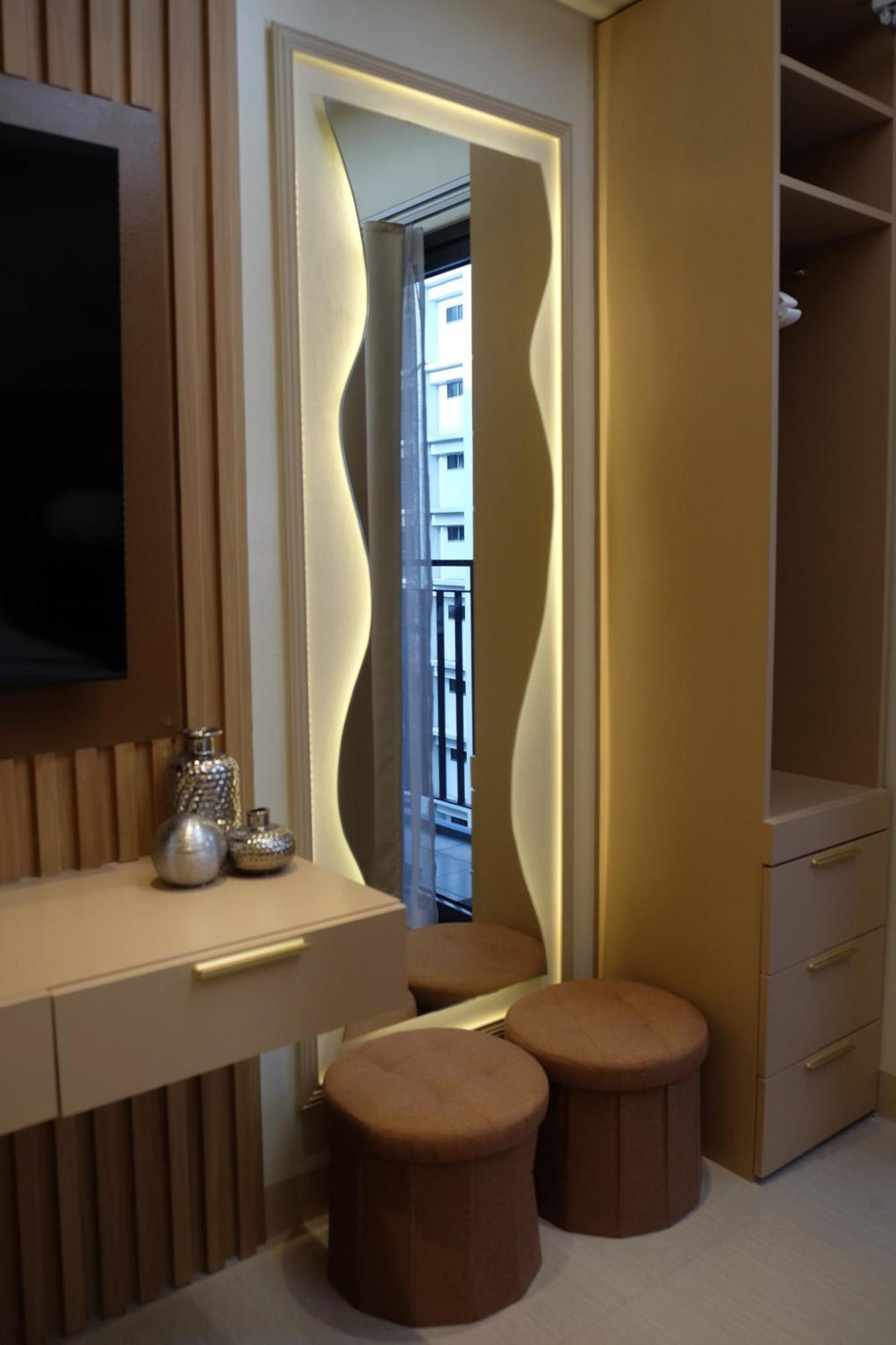Apartment Lourdes' Place, Shore 2-tower 1, 2 Beds, Pasay Near Mall Of