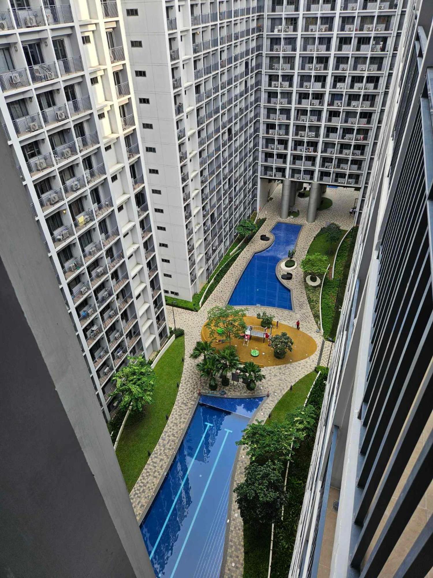 Lourdes' Place, Shore 2-tower 1, 2 Beds, Pasay Near Mall Of Apartment