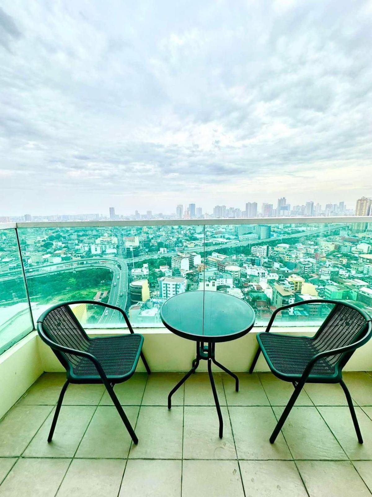 Apartment 1bdrm At Makati W Balcony View Of Mnla Bay