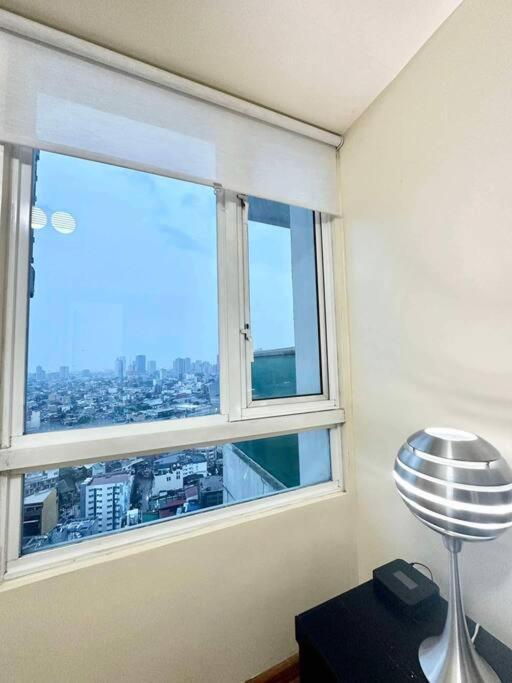 1bdrm At Makati W Balcony View Of Mnla Bay *
