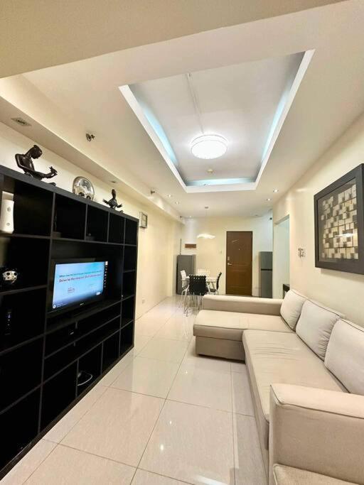 1bdrm At Makati W Balcony View Of Mnla Bay * Manila