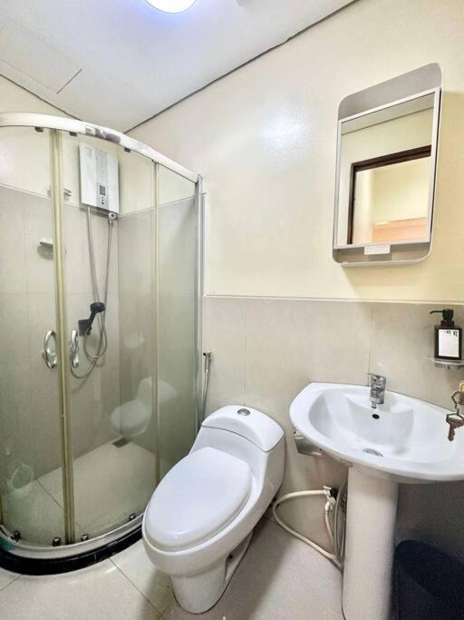 Apartment 1bdrm At Makati W Balcony View Of Mnla Bay