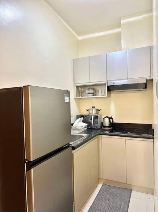 1bdrm At Makati W Balcony View Of Mnla Bay Apartment *