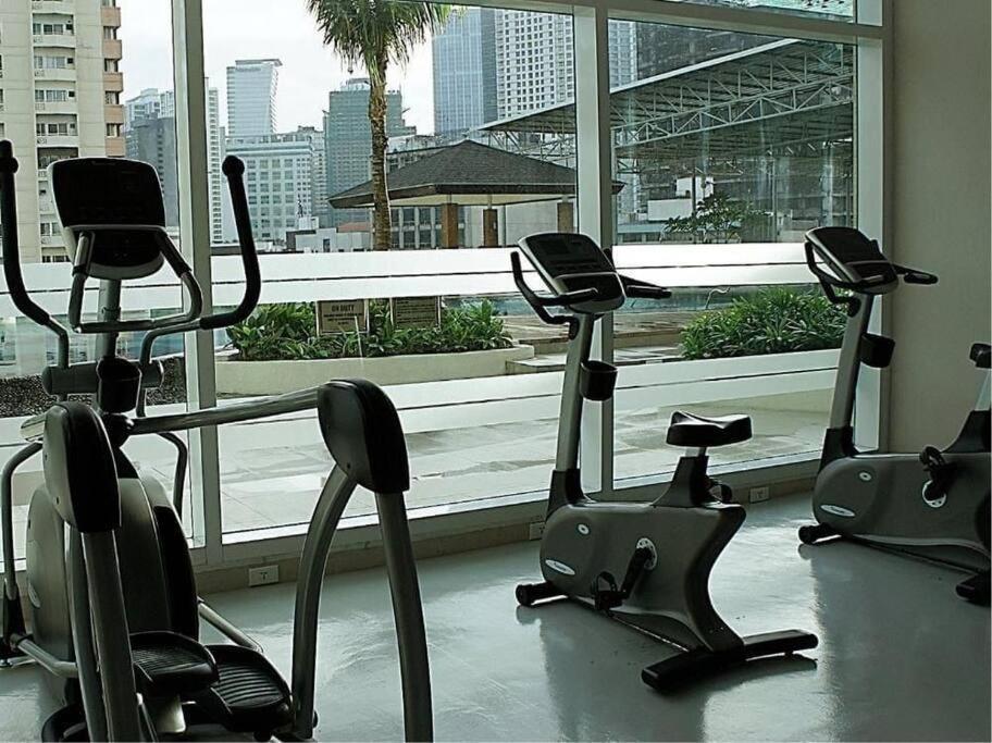 Apartment 1bdrm At Makati W Balcony View Of Mnla Bay *