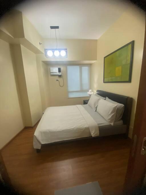 1bdrm At Makati W Balcony View Of Mnla Bay * Manila