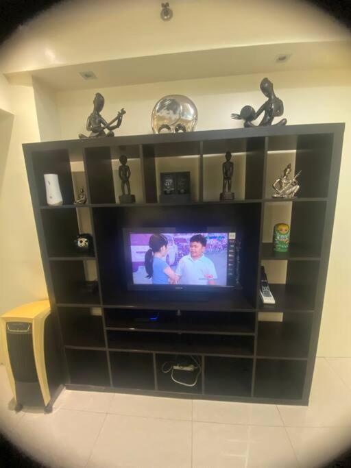 1bdrm At Makati W Balcony View Of Mnla Bay Apartment *