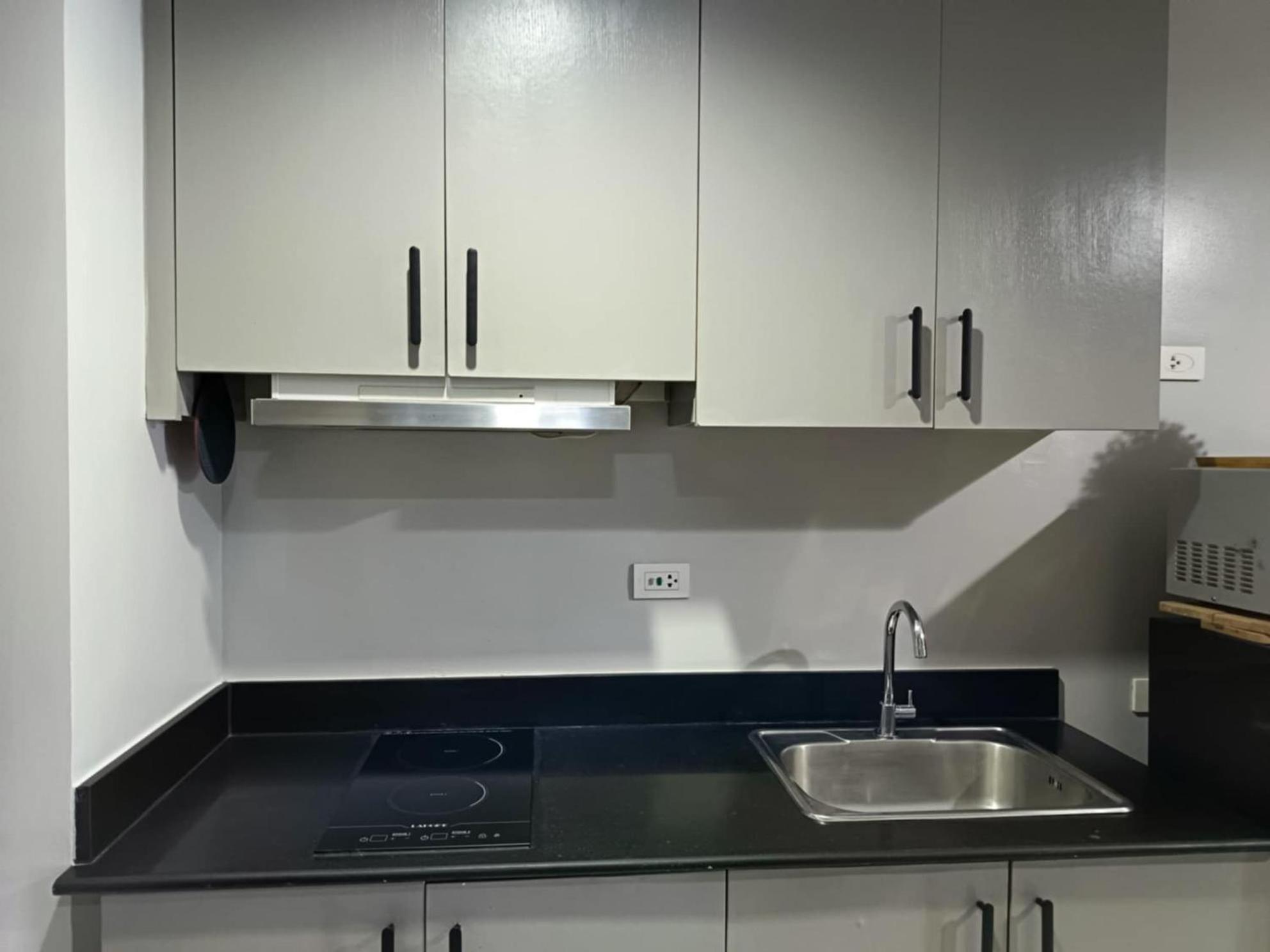 Skyview Condotel Free Wifi&netflix Near Moa&naia Apartment *