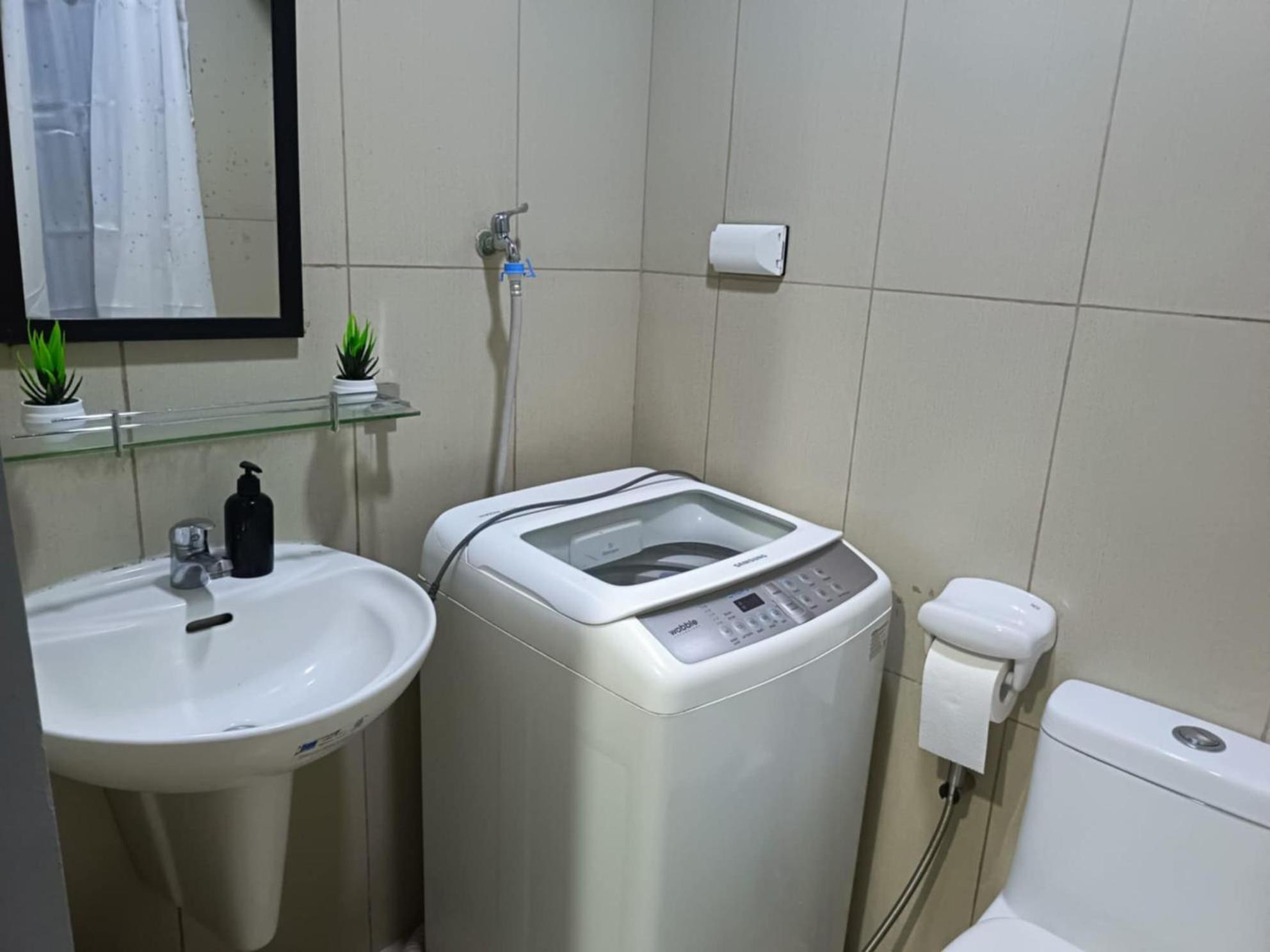 Skyview Condotel Free Wifi&netflix Near Moa&naia * Manila