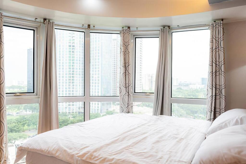 A2j Luxury 2br Loft Bgc Taguig Near High Street * Manila