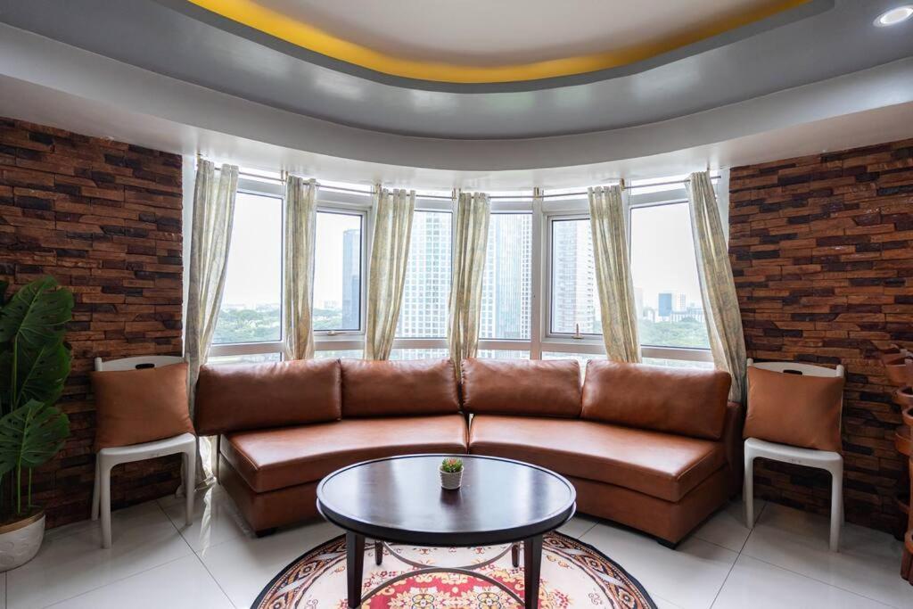 A2j Luxury 2br Loft Bgc Taguig Near High Street * Manila