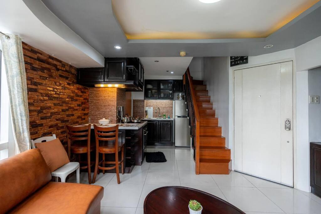 A2j Luxury 2br Loft Bgc Taguig Near High Street Apartment