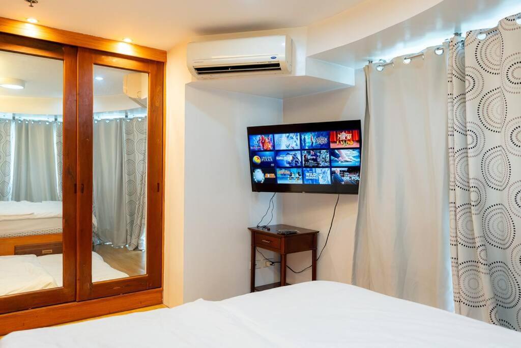 A2j Luxury 2br Loft Bgc Taguig Near High Street * Manila