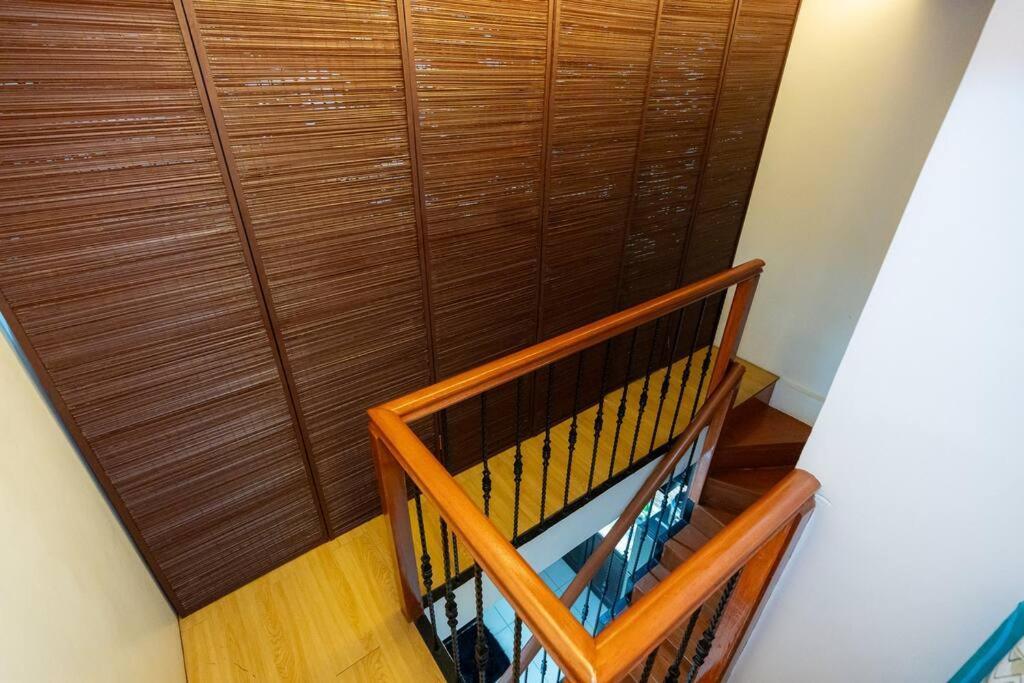 A2j Luxury 2br Loft Bgc Taguig Near High Street Apartment