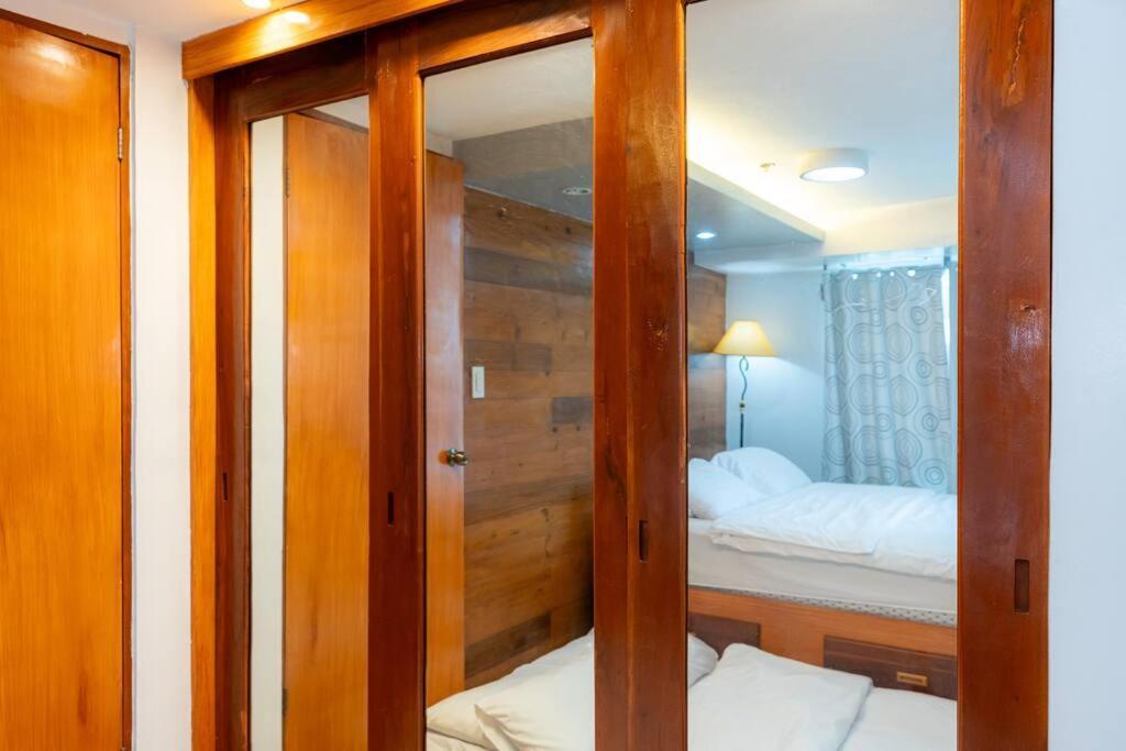 A2j Luxury 2br Loft Bgc Taguig Near High Street Apartment *