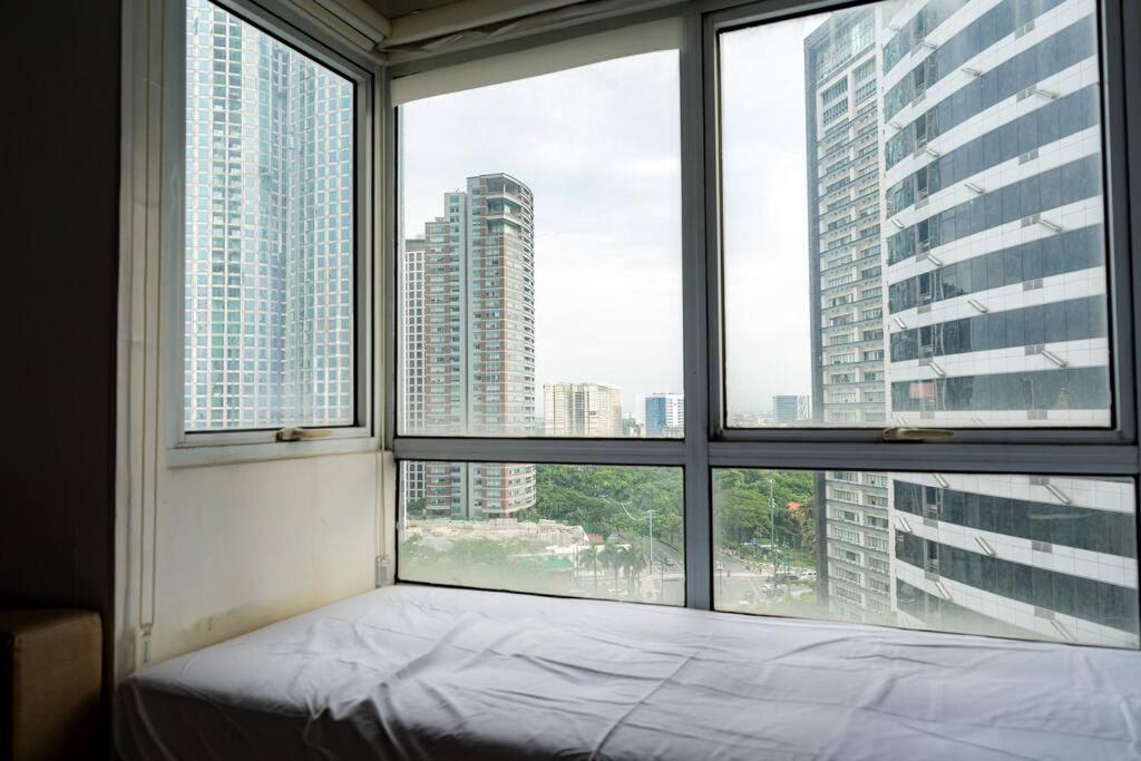 Apartment A2j Luxury 2br Loft Bgc Taguig Near High Street Manila