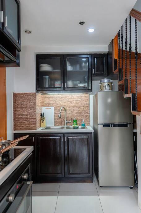 A2j Luxury 2br Loft Bgc Taguig Near High Street Manila