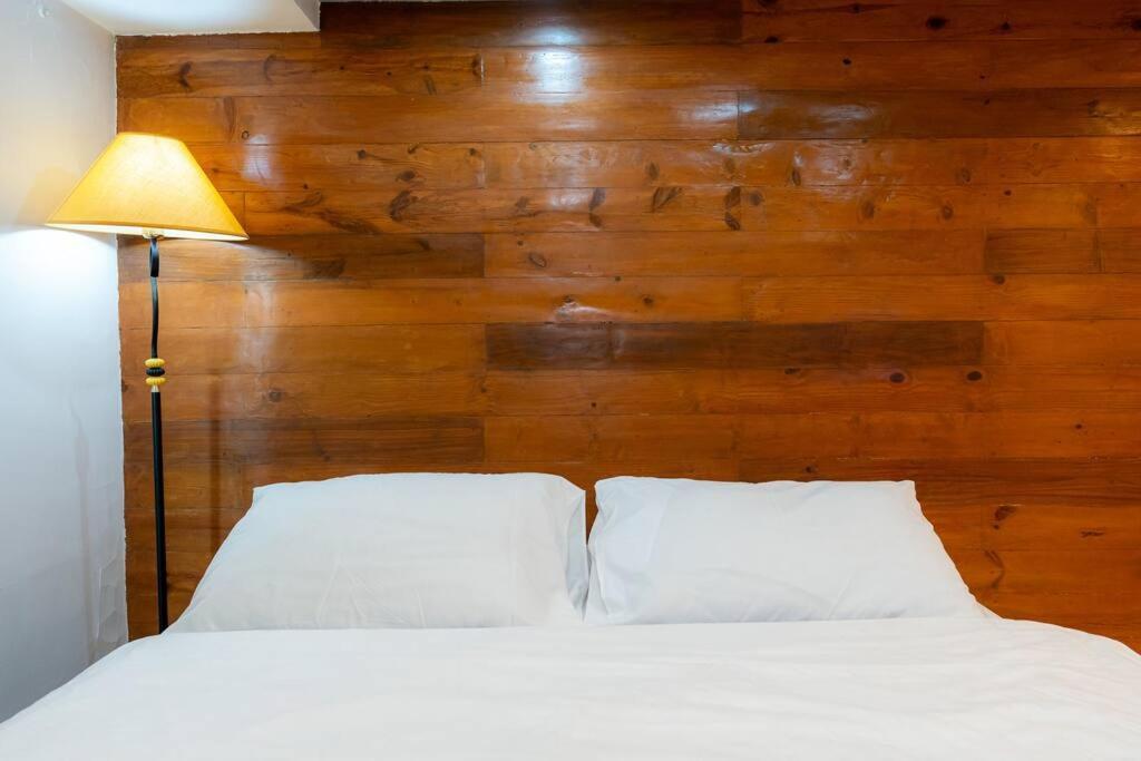 A2j Luxury 2br Loft Bgc Taguig Near High Street Apartment *