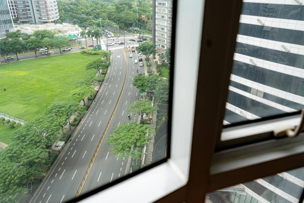 A2j Luxury 2br Loft Bgc Taguig Near High Street Apartment Manila