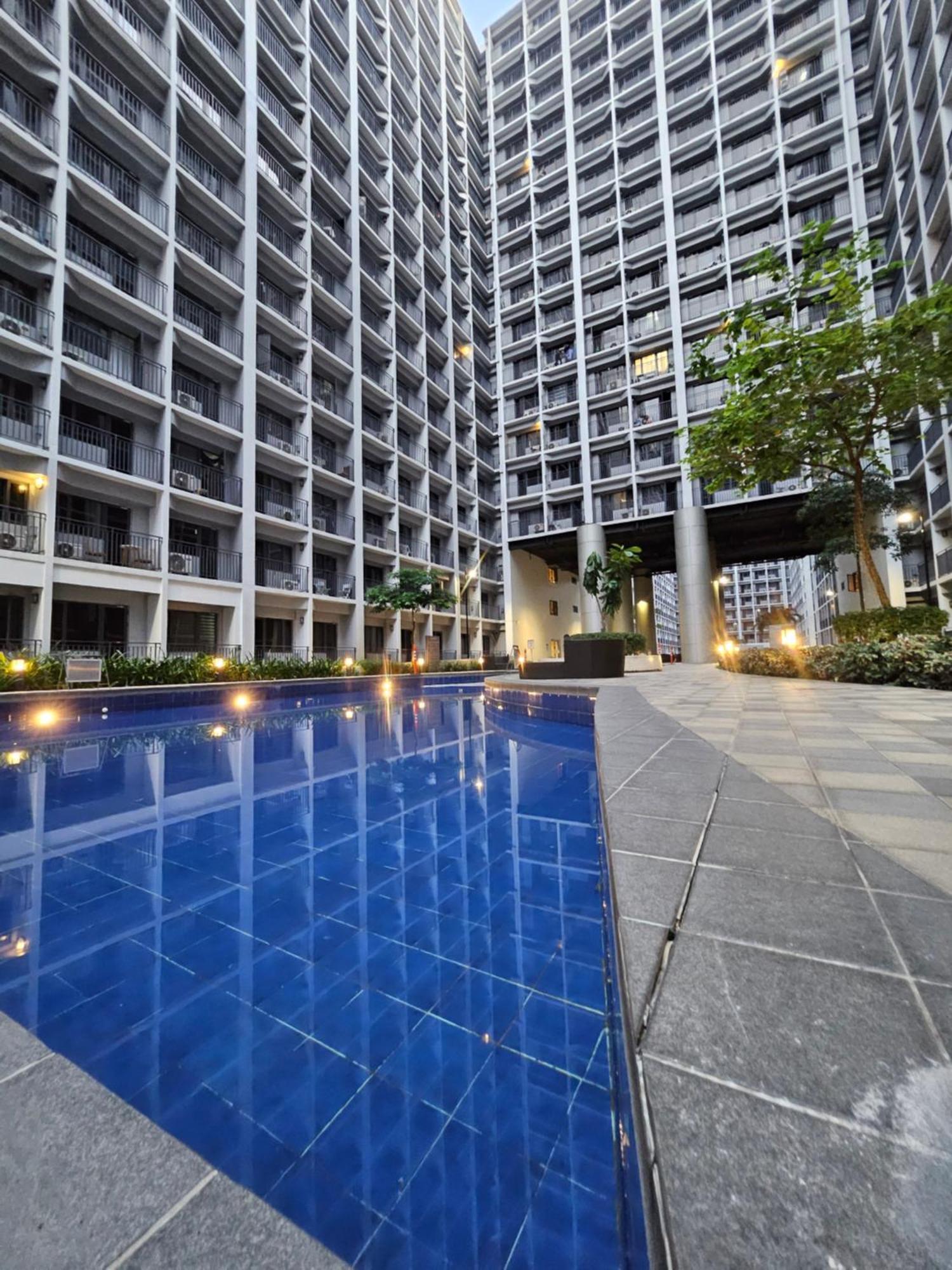Lourdes' Place, Shore 2-tower 1, 2 Beds, Pasay Near Mall Of Apartment *