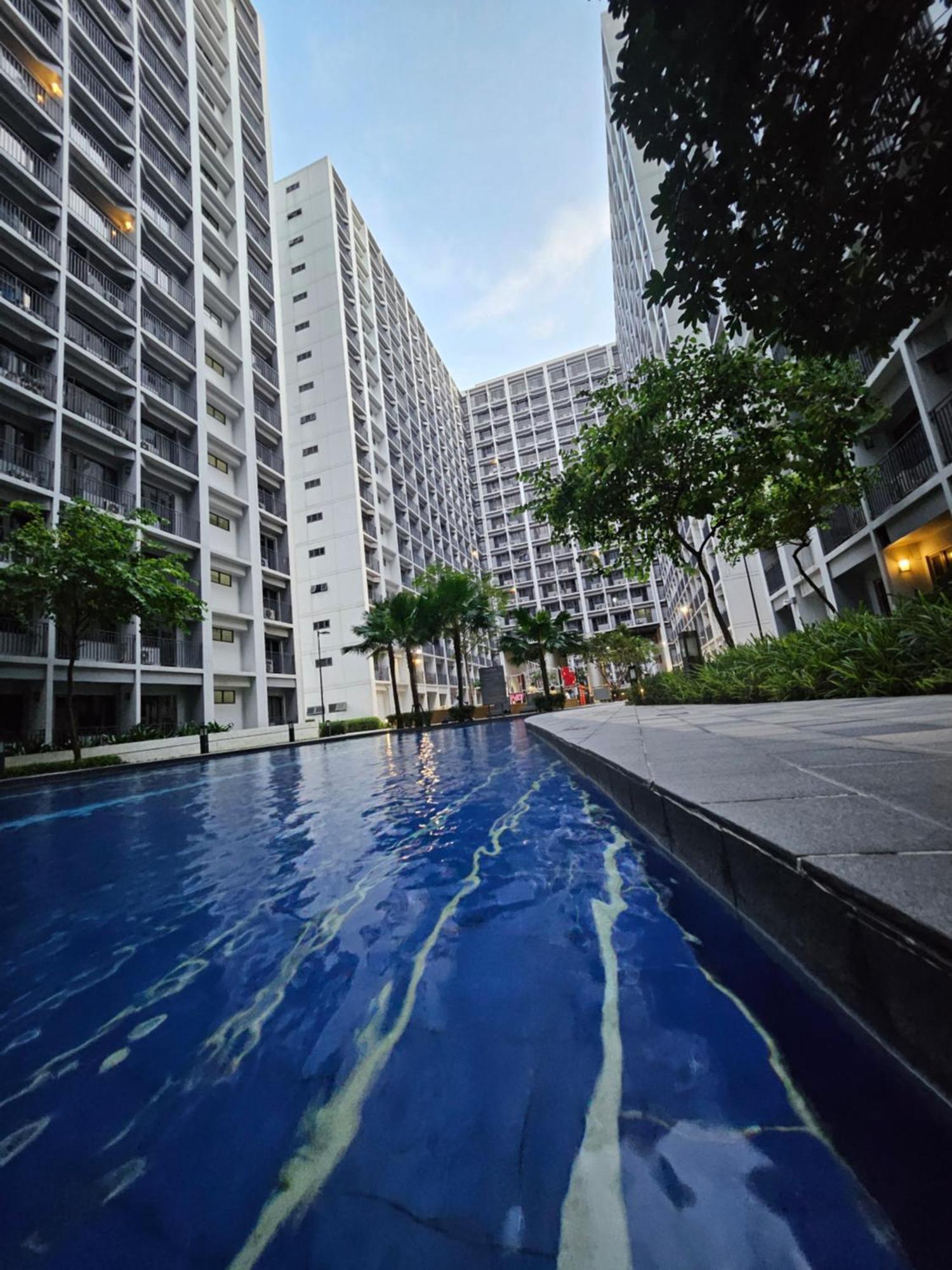 Lourdes' Place, Shore 2-tower 1, 2 Beds, Pasay Near Mall Of Apartment