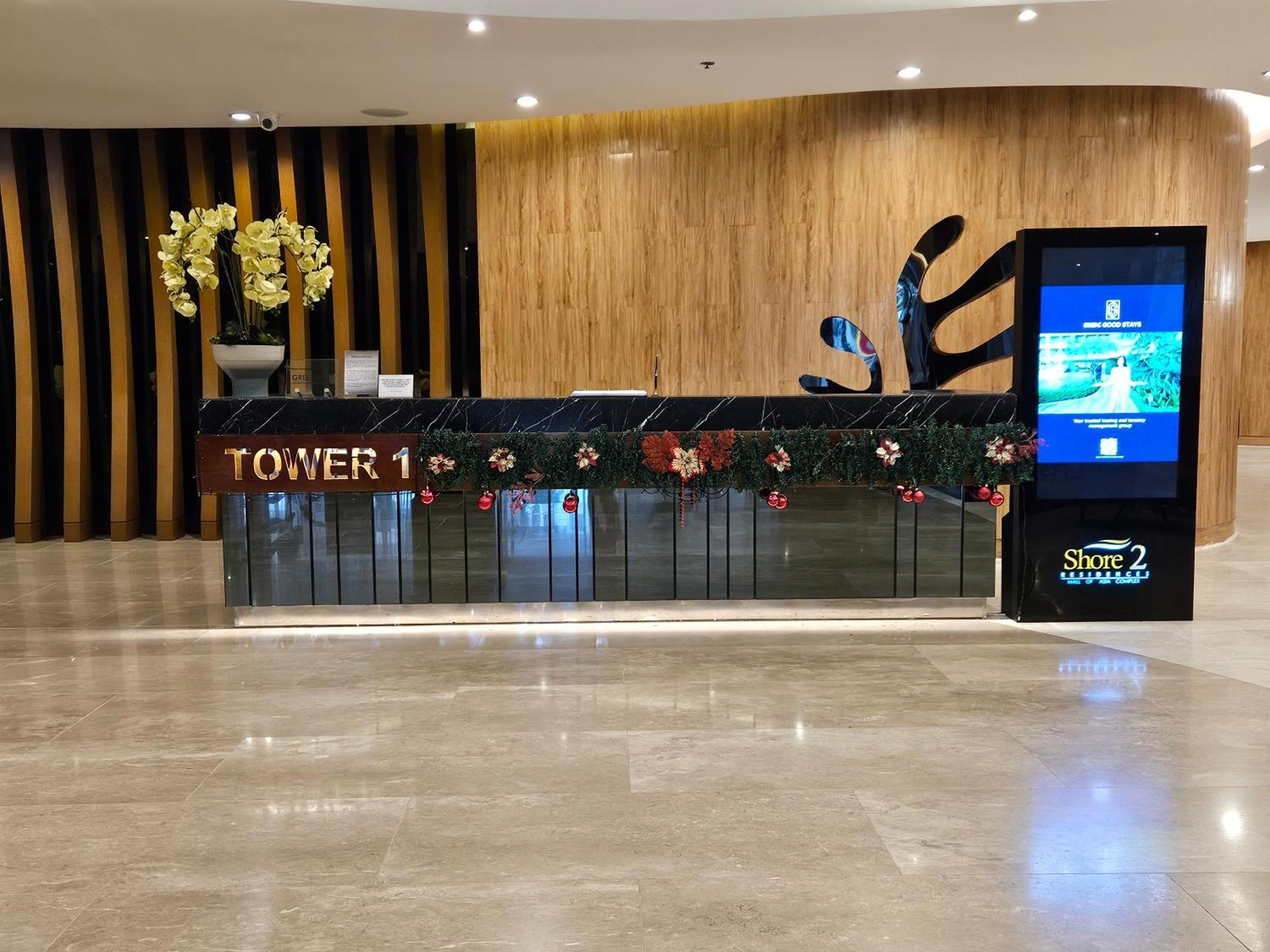 Lourdes' Place, Shore 2-tower 1, 2 Beds, Pasay Near Mall Of Manila