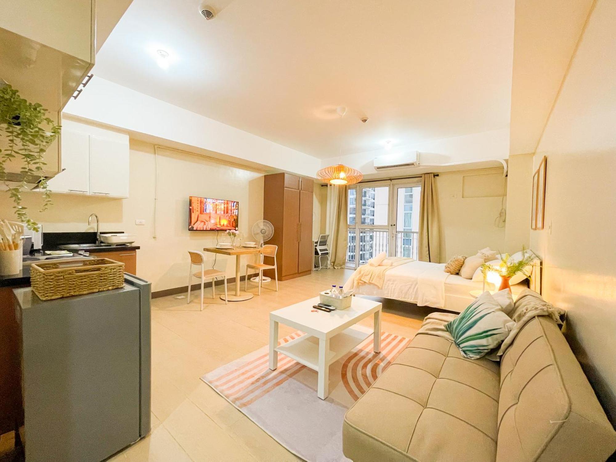 Luxurious Beside Venice Mall #vlrtd20e * Manila