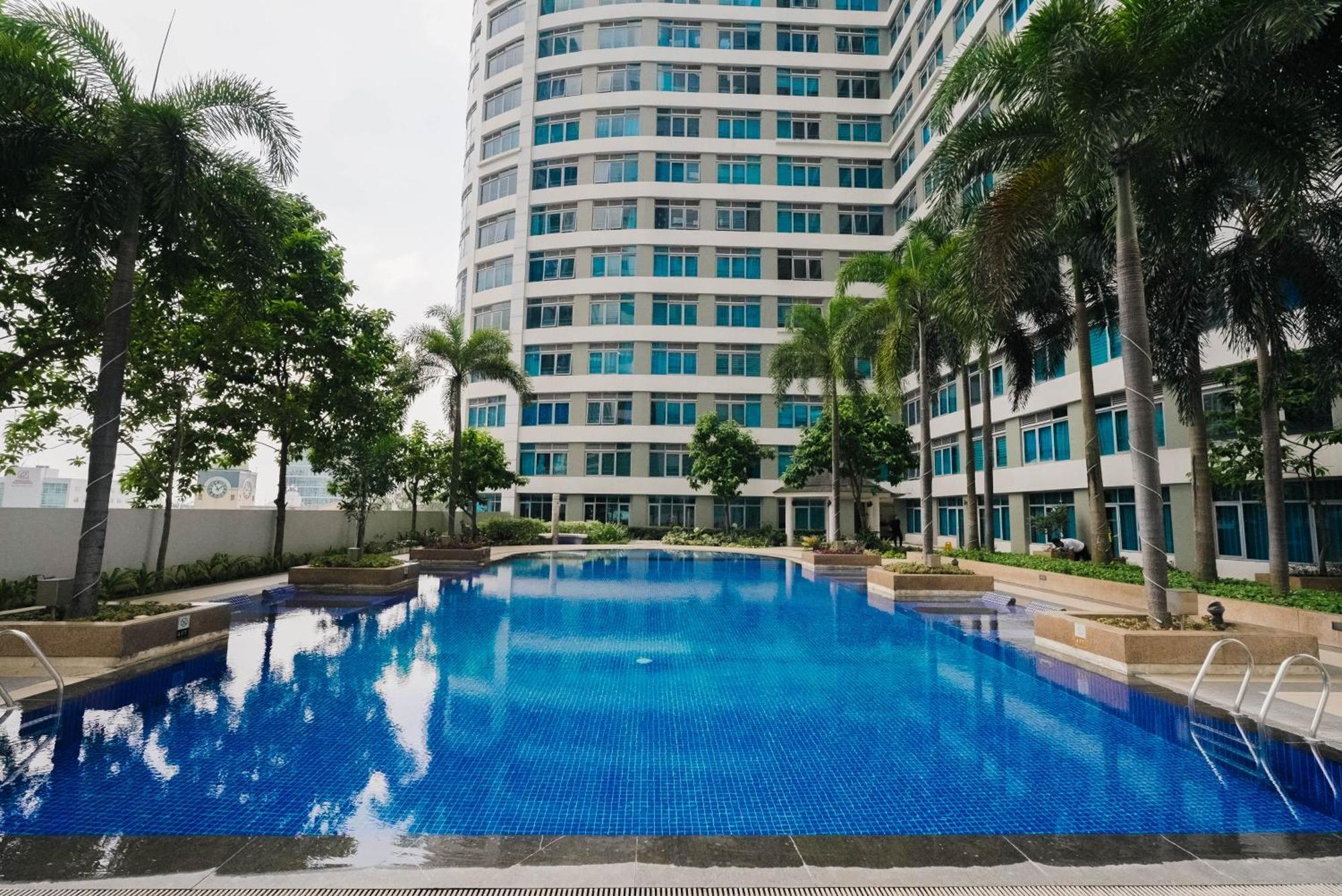 Apartment Eastwood Legrand 3 With Ogawa Masterdriveplus, No Pets Allowed Manila