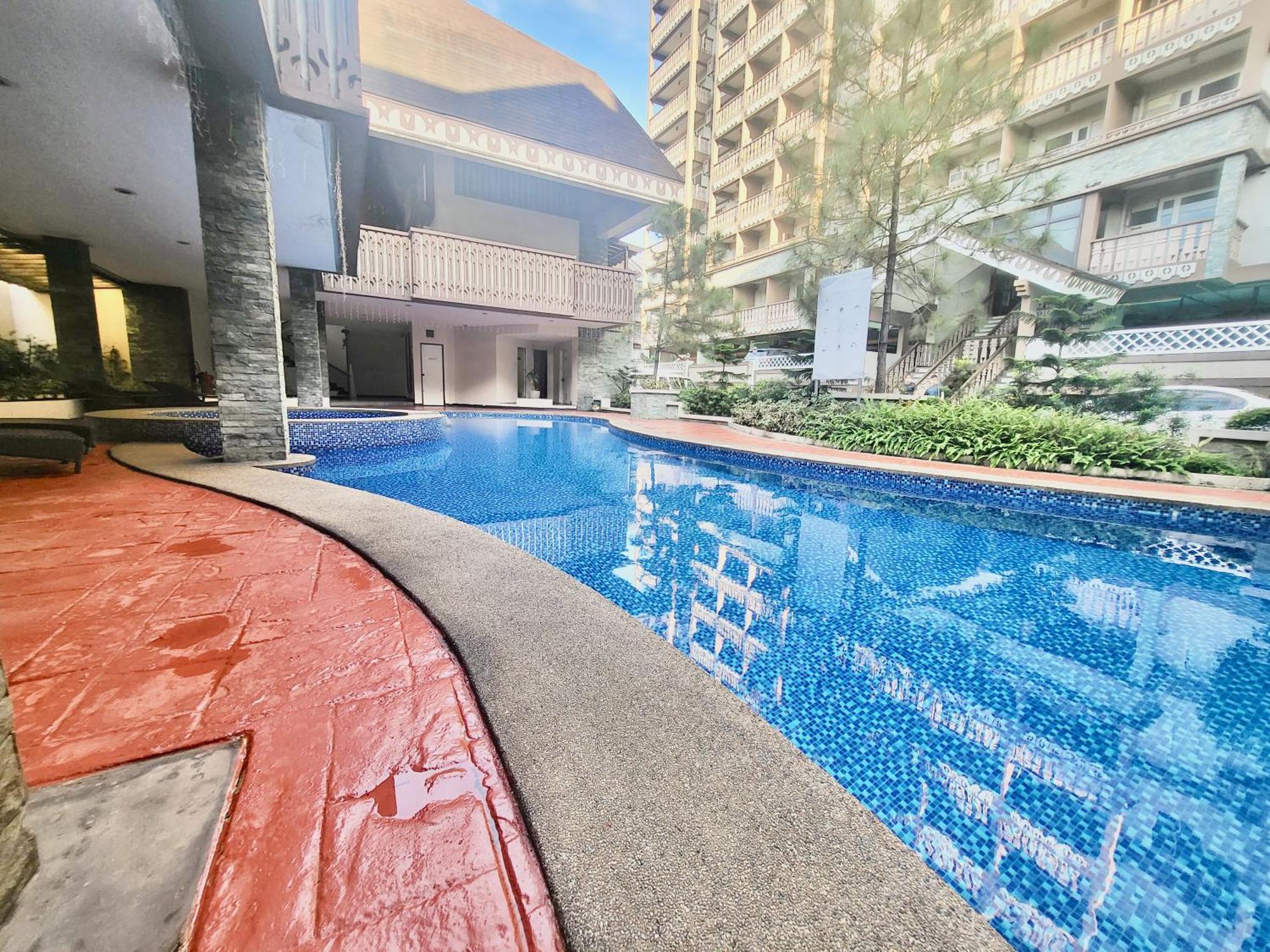 King Bed At Pine Crest #t3-439 Near Mall Apartment