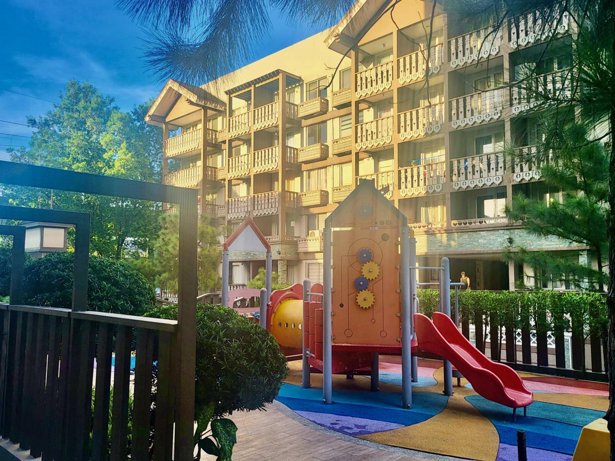 King Bed At Pine Crest #t3-439 Near Mall Manila