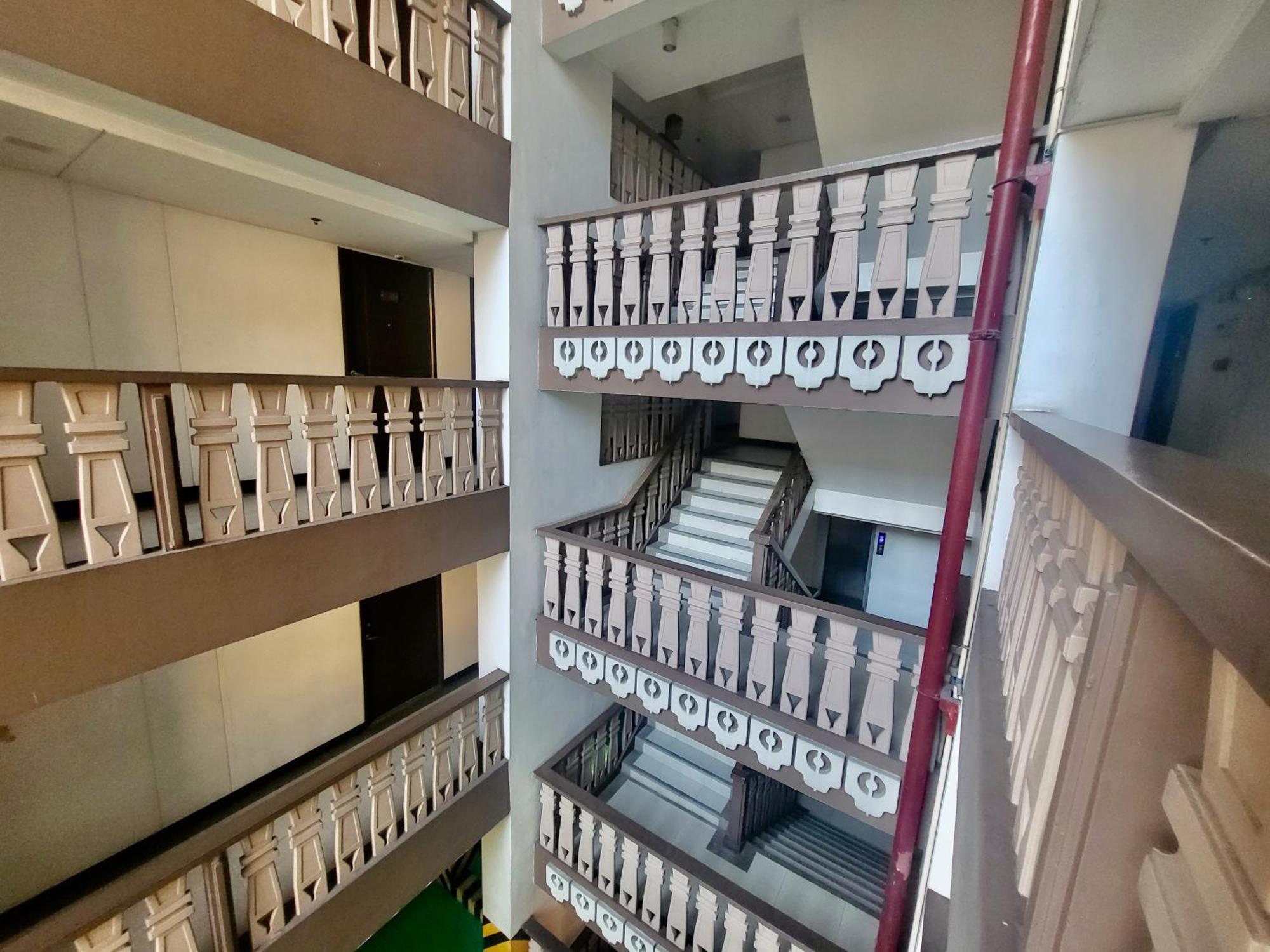 Apartment King Bed At Pine Crest #t3-439 Near Mall