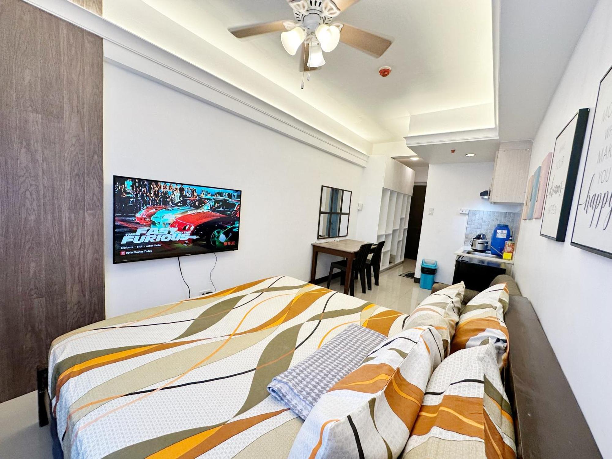 King Bed At Pine Crest #t3-439 Near Mall