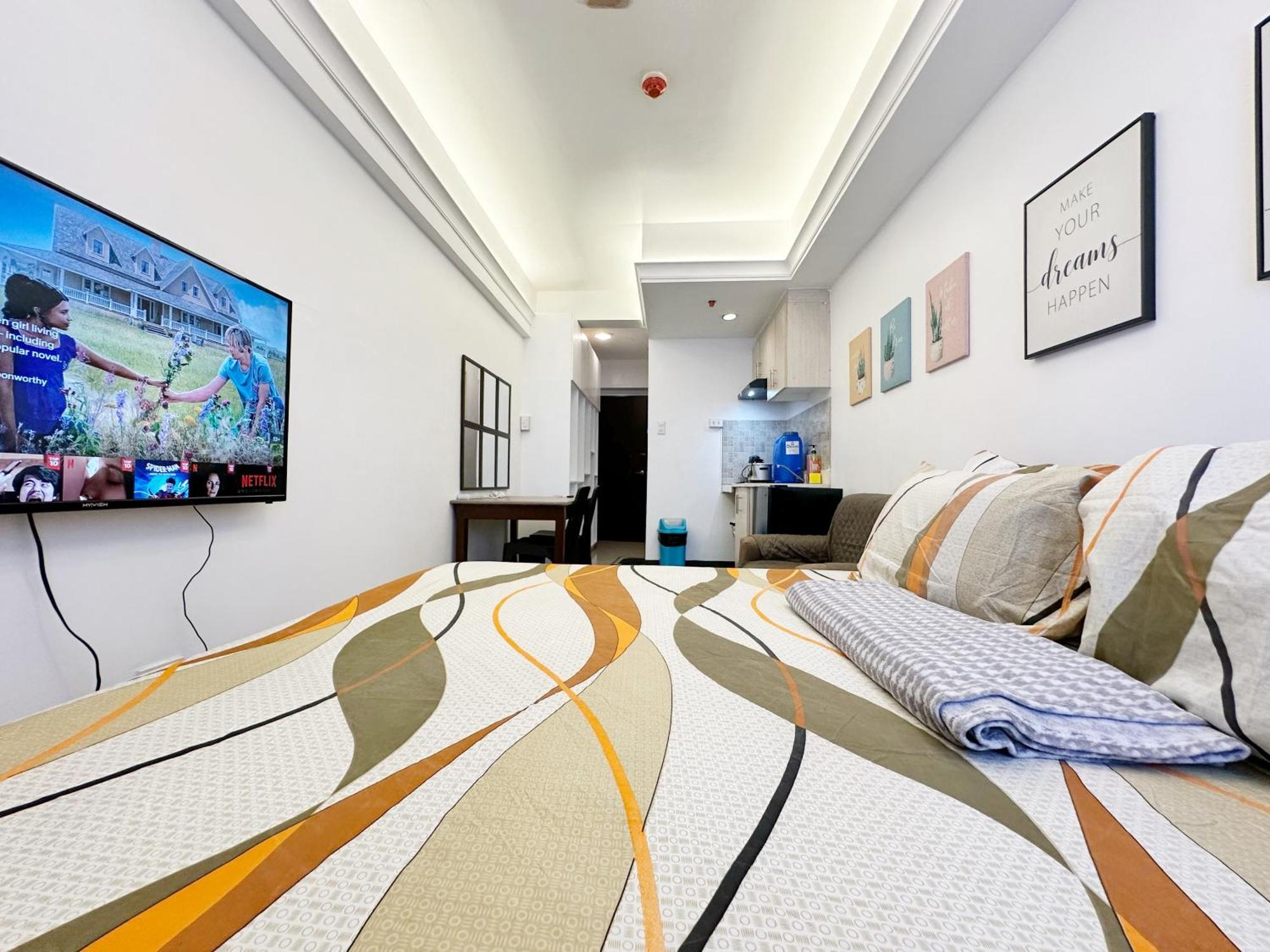 King Bed At Pine Crest #t3-439 Near Mall Apartment