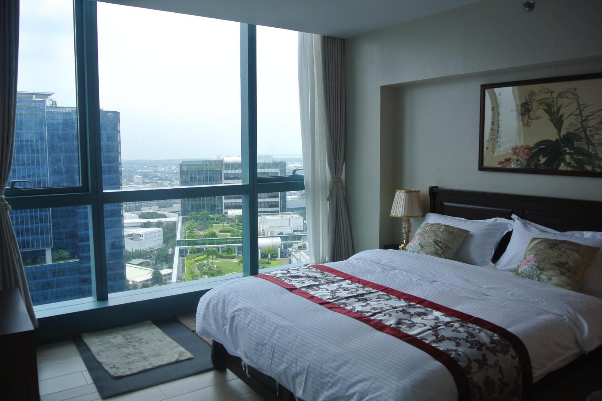 Bgc One Uptown * Manila