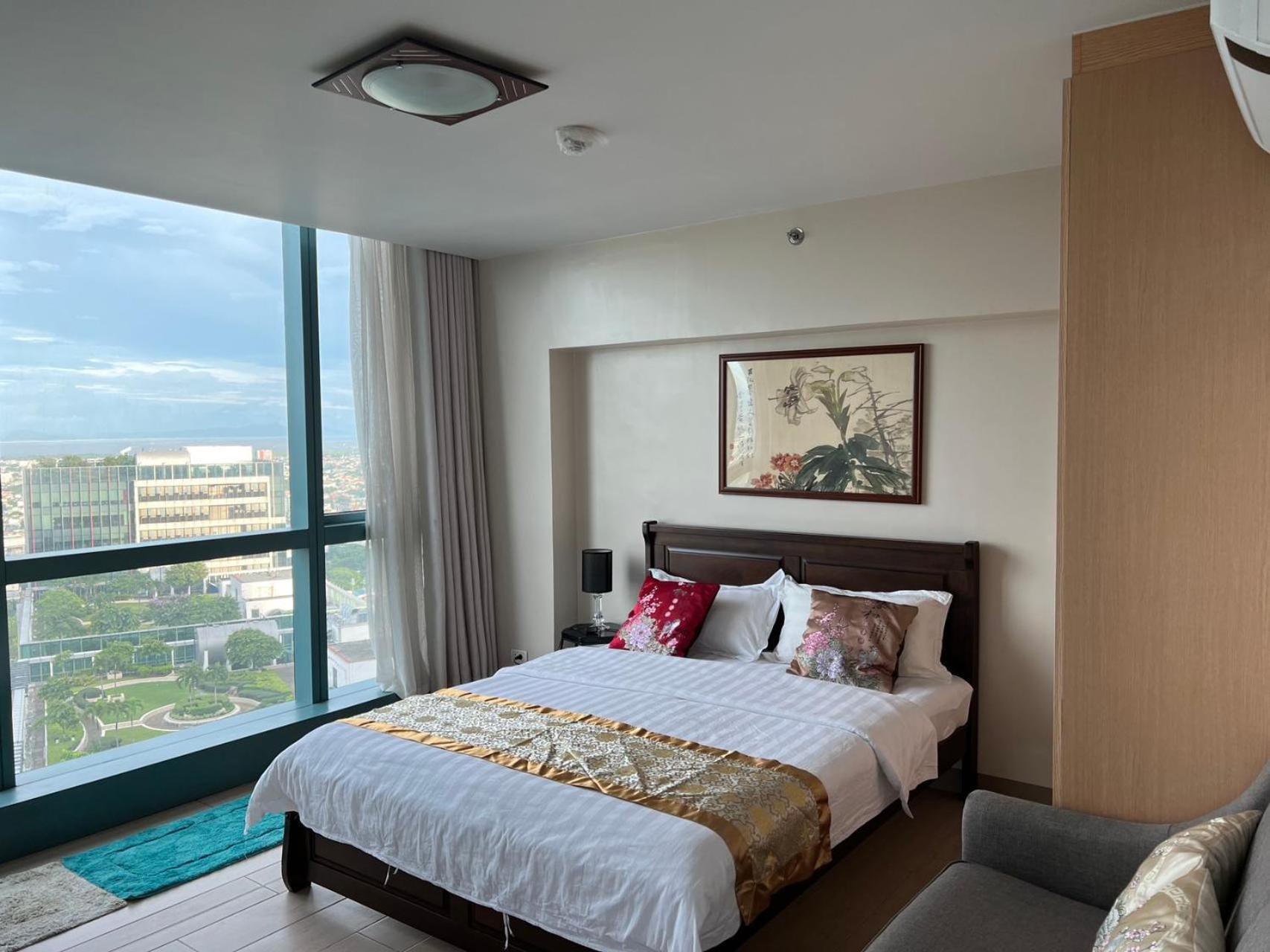 Bgc One Uptown Apartment Manila