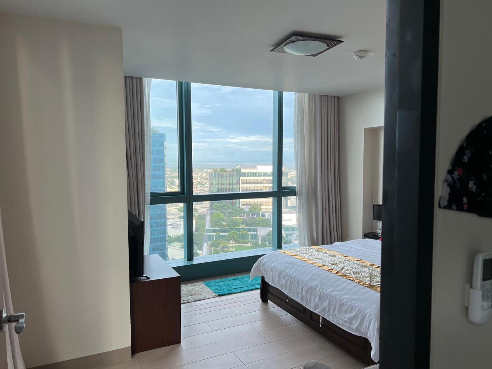 Bgc One Uptown Manila